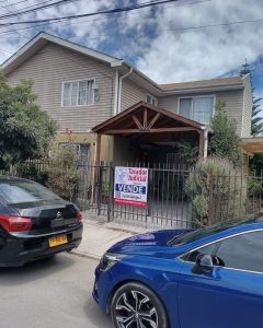 🏡✨ ¡OPORTUNIDAD ÚNICA EN MELIPILLA! ✨🏡 📍 Villa Inca – Excelente estado ¿Buscas tu nuevo hogar? ¡Esta es tu oportunidad! 🔹 4 dormitorios amplios 🔹 2 baños 🔹 Cocina amoblada 🔹 Entrada de vehículo 🔹 Propiedad en excelente estado 🔹 Barrio tranquilo y familiar 💰 Valor: $95.000.000 Una casa ideal para tu familia, con espacios cómodos y lista para habitar. 📲 Contáctanos para más información o agendar visita. ¡No dejes pasar esta oportunidad!